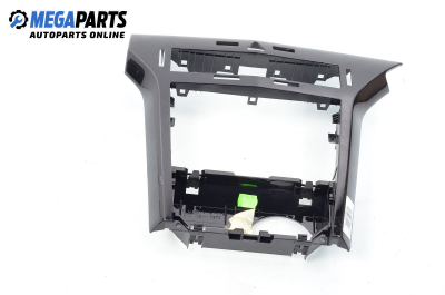 Central console for Opel Astra H GTC (L08) (03.2005 - ...)