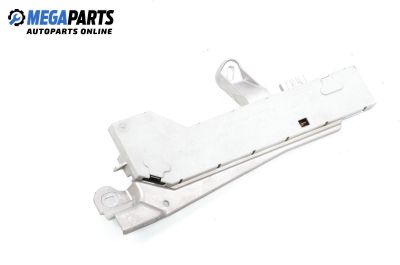 Antenna booster for Mercedes-Benz E-Class Sedan (W211) (2002-03-01 - 2009-03-01)