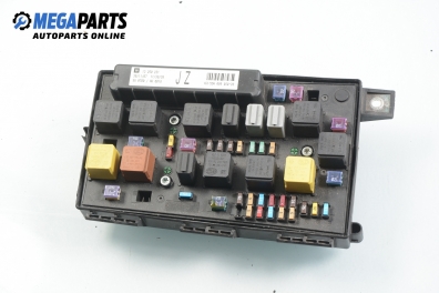 Fuse box for Opel Astra H 1.4, 90 hp, hatchback, 5 doors, 2007 № GM 13 250 231