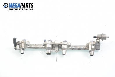 Rampă combustibil cu injectoare pentru Ford Galaxy 2.0, 116 cp, 1996