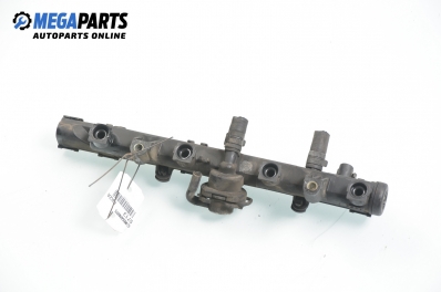 Fuel rail for Seat Ibiza (6K) 1.0, 50 hp, 3 doors, 2001