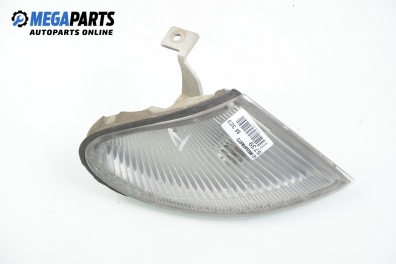 Blinklicht für Mazda 323 (BA) 1.6 TD, 82 hp, sedan, 1995, position: rechts № Koito