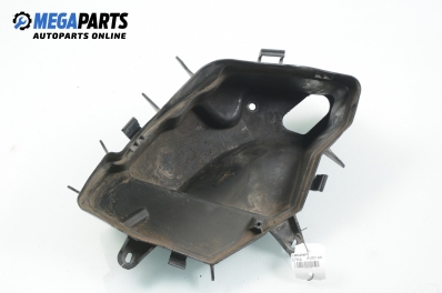 Capac de plastic pentru Audi A8 (D3) 4.0 TDI Quattro, 275 cp automat, 2003