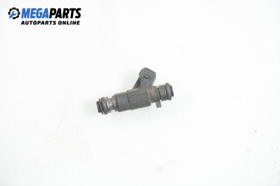 Duza benzină pentru Volkswagen Polo (6N/6N2) 1.4, 60 cp, hatchback, 5 uși, 1996 № Bosch 0 280 155 731