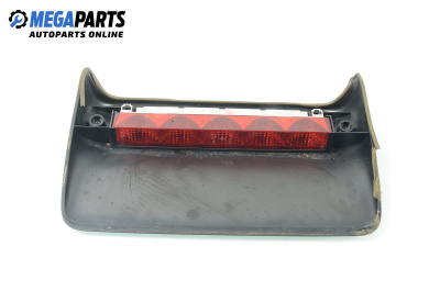 Al treilea stop for Ford Mondeo II Hatchback (08.1996 - 09.2000), hatchback