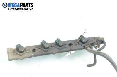 Fuel rail with injectors for Renault Laguna I Grandtour (09.1995 - 03.2001) 2.0, 114 hp