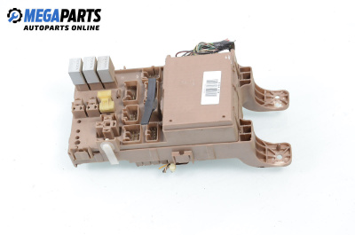 Fuse box for Toyota Corolla E12 Hatchback (11.2001 - 02.2007) 2.0 D-4D (CDE120), 90 hp