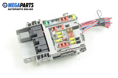 Fuse box for Opel Astra J Hatchback (12.2009 - 10.2015) 1.7 CDTI, 125 hp