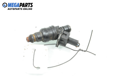 Duza benzină for Volkswagen Passat III Sedan B5 (08.1996 - 12.2001) 1.8, 125 hp, № 058133551A