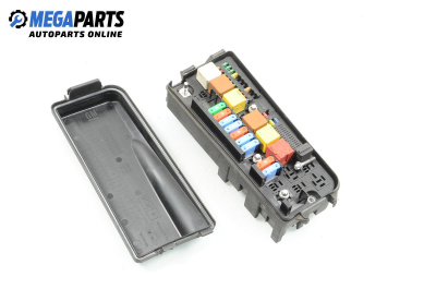 Fuse box for Opel Signum Hatchback (05.2003 - 12.2008) 2.2 direct, 155 hp