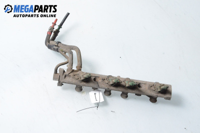 Fuel rail with injectors for Renault Espace III Minivan (11.1996 - 10.2002) 2.0 (JE0A), 114 hp