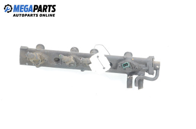 Fuel rail with injectors for Renault Espace III Minivan (11.1996 - 10.2002) 2.0 (JE0A), 114 hp