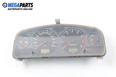Instrument cluster for Toyota Avensis I Station Wagon (09.1997 - 02.2003) 1.6 (AT220, ZZT220), 110 hp
