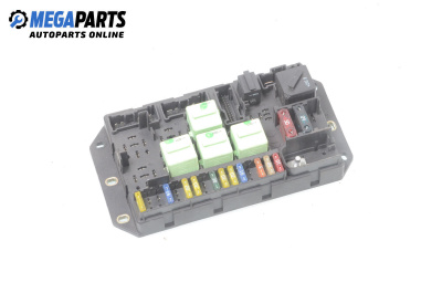 Fuse box for Land Rover Range Rover III SUV (03.2002 - 08.2012) 4.4 4x4, 286 hp, № 518776109