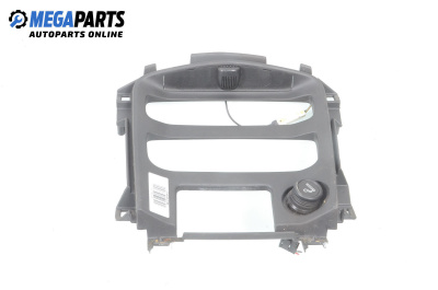 Central console for Nissan Primera Traveller III (01.2002 - 06.2007)