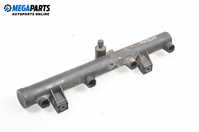 Fuel rail for Peugeot 406 Sedan (08.1995 - 01.2005) 2.0 16V, 135 hp