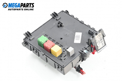 Fuse box for Opel Signum Hatchback (05.2003 - 12.2008) 1.9 CDTI, 150 hp