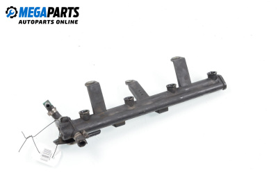 Fuel rail for Peugeot 406 Sedan (08.1995 - 01.2005) 1.8 16V, 110 hp