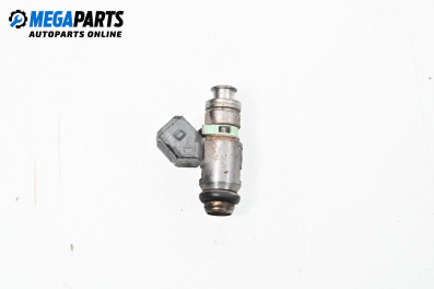 Gasoline fuel injector for Volkswagen Polo Variant (04.1997 - 09.2001) 1.6, 75 hp