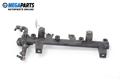 Fuel rail for Peugeot 406 Sedan (08.1995 - 01.2005) 2.0 16V, 132 hp