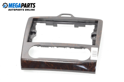 Central console for Ford Focus II Sedan (04.2005 - 09.2012)
