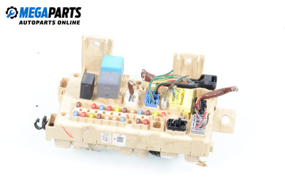 Fuse box for Toyota Avensis II Liftback (04.2003 - 11.2008) 2.0 D-4D (CDT250), 116 hp