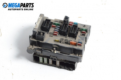 Fuse box for Peugeot 307 Hatchback (08.2000 - 12.2012) 1.6 HDi 110, 109 hp