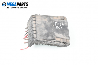 Fuse box for Volkswagen Passat V Sedan B6 (03.2005 - 12.2010) 2.0 FSI 4motion, 150 hp