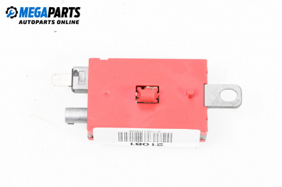 Antenna booster for Ford Kuga SUV II (05.2012 - 10.2019), № 7CP1-18C847-EA