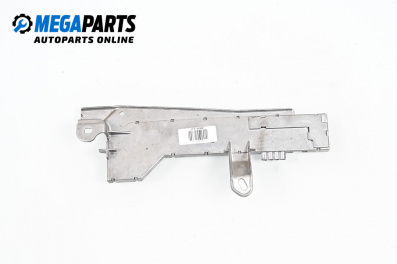 Antenna booster for Mercedes-Benz E-Class Sedan (W211) (03.2002 - 03.2009)