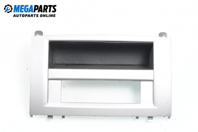 Central console for Peugeot 407 Sedan (02.2004 - 12.2011)