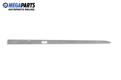Moulding for Toyota Avensis III Station Wagon (02.2009 - 10.2018), station wagon, position: front - right