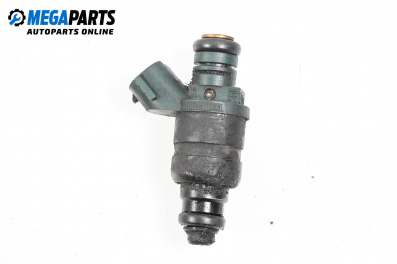 Duza benzină for Audi A3 Hatchback I (09.1996 - 05.2003) 1.6, 102 hp, № 037906031AL