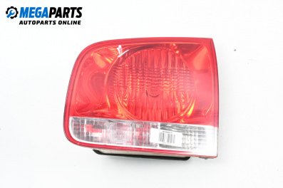 Innere bremsleuchte for Volkswagen Touareg SUV I (10.2002 - 01.2013), suv, position: rechts