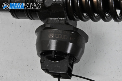 Diesel fuel injector for Volkswagen Touareg SUV I (10.2002 - 01.2013) 2.5 R5 TDI, 174 hp