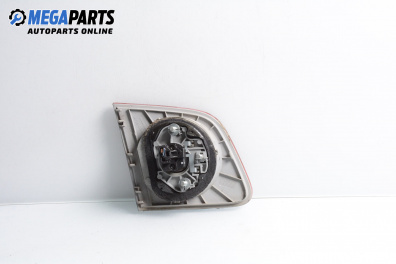 Innere bremsleuchte for Volkswagen Phaeton Sedan (04.2002 - 03.2016), sedan, position: rechts
