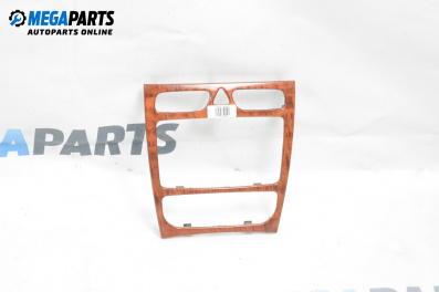 Consola centrală for Mercedes-Benz C-Class Sedan (W203) (05.2000 - 08.2007)