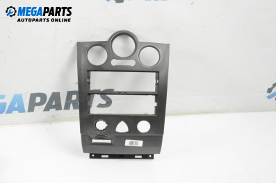 Central console for Renault Megane II Sedan (09.2003 - 12.2010)