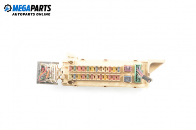 Fuse box for Mazda MPV II Minivan (08.1999 - 02.2006) 2.3, 141 hp