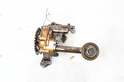 Pompă de ulei for Volkswagen Jetta IV Sedan (07.1999 - 12.2005) 2.0, 115 hp