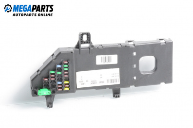 Fuse box for Opel Signum Hatchback (05.2003 - 12.2008) 3.0 V6 CDTI, 177 hp, № 13165971