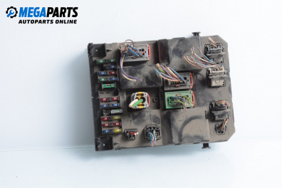 Fuse box for Peugeot 307 Hatchback (08.2000 - 12.2012) 1.4 16V, 88 hp