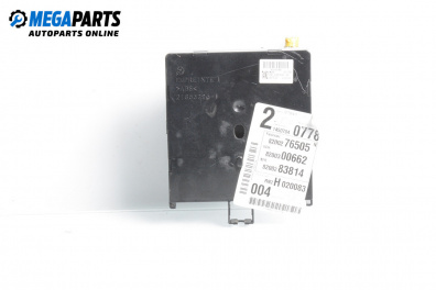 Fuse box for Renault Laguna II Hatchback (03.2001 - 12.2007) 2.0 16V (BG00, BG0K, BG0P, BG0W), 135 hp, № 8200276505
