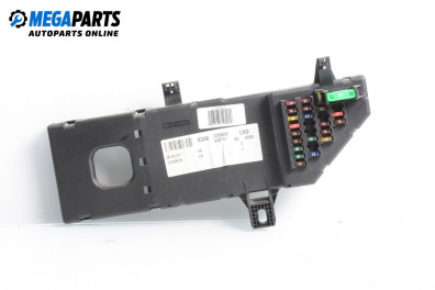 Fuse box for Opel Signum Hatchback (05.2003 - 12.2008) 2.2 direct, 155 hp