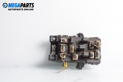 Fuse box for Toyota Avensis I Station Wagon (09.1997 - 02.2003) 1.8 VVT-i (ZZT221), 129 hp