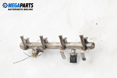 Rampă combustibil for Audi A4 Sedan B8 (11.2007 - 12.2015) 2.0 TFSI, 211 hp