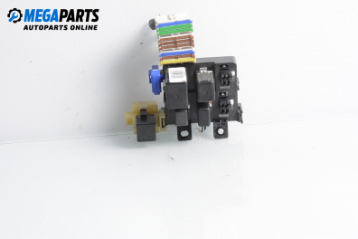 Sicherungskasten for Mitsubishi Pajero II SUV (12.1990 - 10.1999) 3.0 V6 4WD (V23W, V43W, V23C), 150 hp