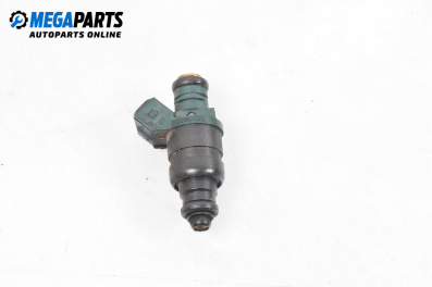 Duza benzină for Volkswagen Golf IV Hatchback (08.1997 - 06.2005) 1.6, 100 hp, № 03790631AA