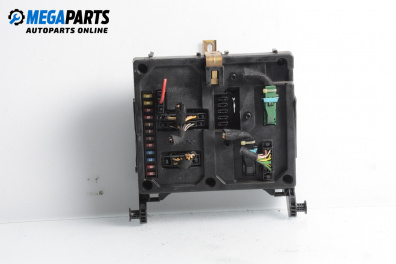 Fuse box for Volkswagen Sharan Minivan I (05.1995 - 03.2010) 1.9 TDI, 115 hp