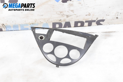 Consola centrală for Ford Focus I Hatchback (10.1998 - 12.2007)